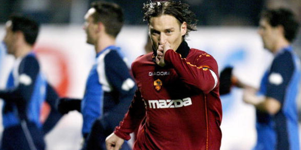 Flashback: Penalti dan Gol Jenius Totti vs Empoli Flashback: Penalti dan Gol Jenius Totti vs Empoli