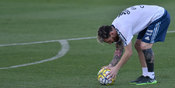 Tato Aneh Bikin Seluruh Lutut Kiri Messi Kini Jadi Hitam Tato Aneh Bikin Seluruh Lutut Kiri Messi Kini Jadi Hitam