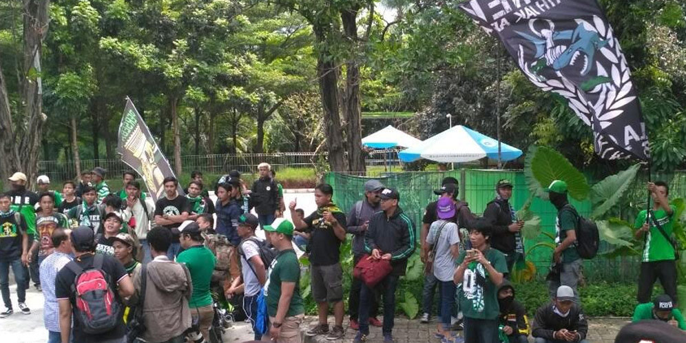 Bonek Siapkan Aksi Besar-besaran di Surabaya Bonek Siapkan Aksi Besar-besaran di Surabaya