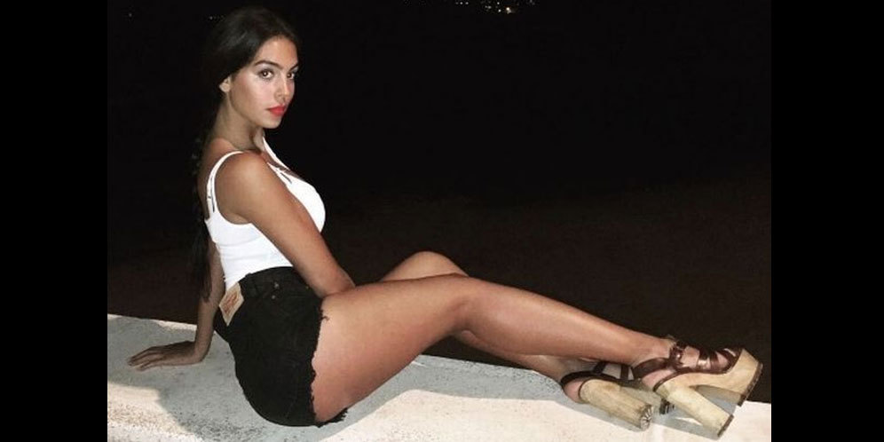 Ronaldo Bantu Pacar Cari Kerjaan Baru Ronaldo Bantu Pacar Cari Kerjaan Baru