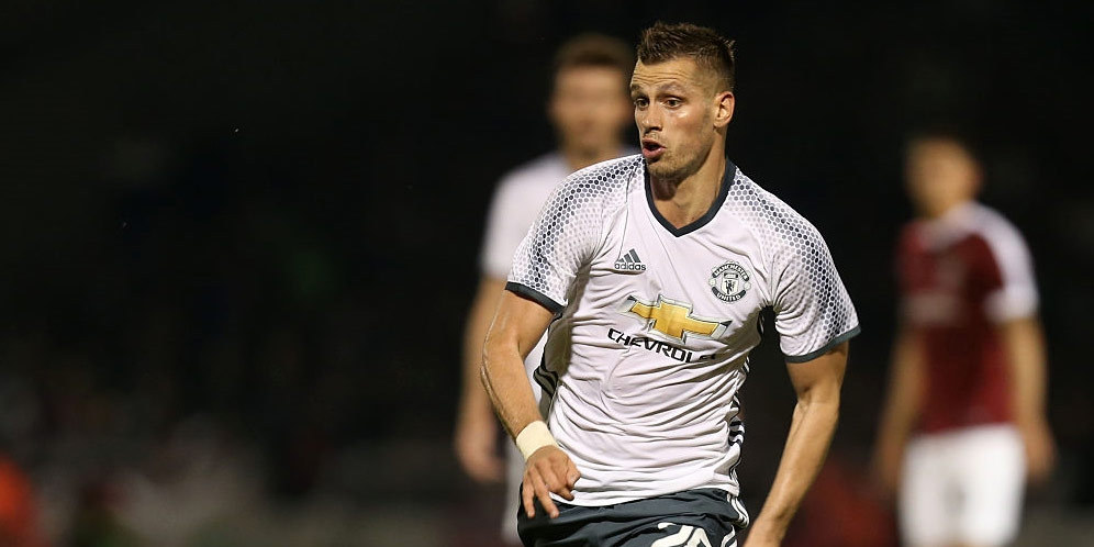 Mourinho Hanya Lepas Schneiderlin ke Inter Milan Mourinho Hanya Lepas Schneiderlin ke Inter Milan