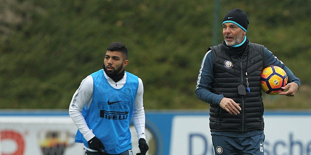Pioli Tak Kesulitan Meramu Tim Untuk Derby Pioli Tak Kesulitan Meramu Tim Untuk Derby