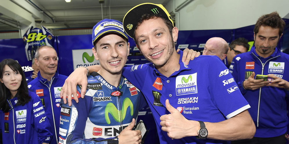 Jorge Lorenzo dan Valentino Rossi (c) Yamaha