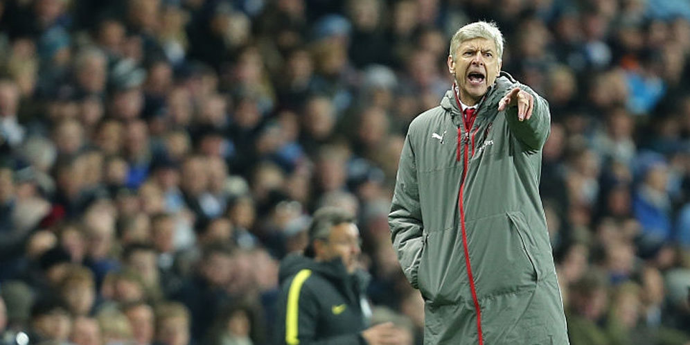 Wenger Khawatirkan Lapangan Buatan Milik Sutton Wenger Khawatirkan Lapangan Buatan Milik Sutton