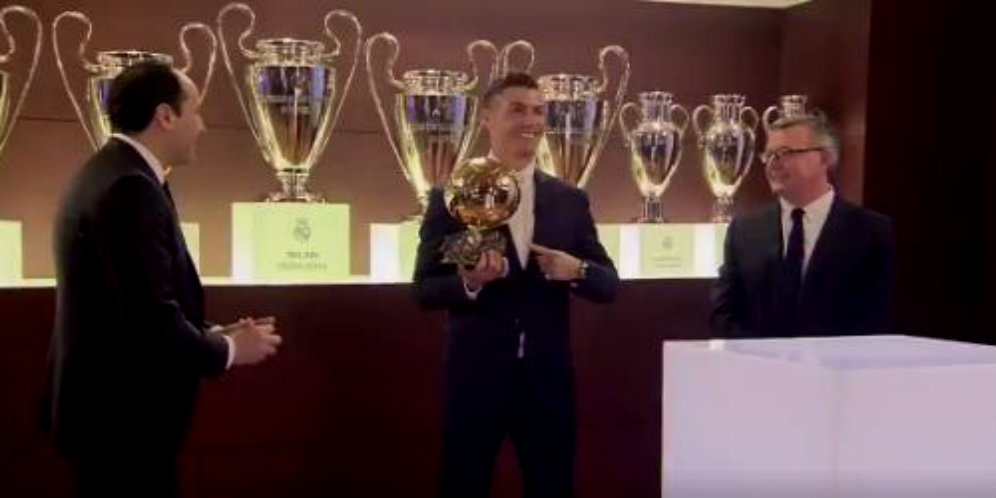 Ronaldo Yakin Raih Ballon d'Or Lebih Banyak Jika Satu Tim dengan Messi Ronaldo Yakin Raih Ballon d'Or Lebih Banyak Jika Satu Tim dengan Messi