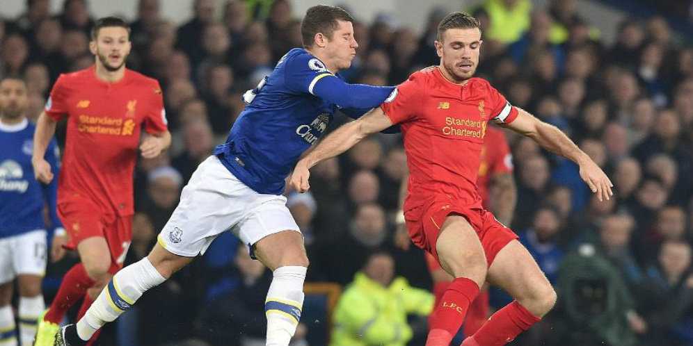 Henderson dibayangi Barkley di derby Merseyside.