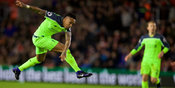 Clyne Pede Liverpool Bisa Jinakkan Tottenham