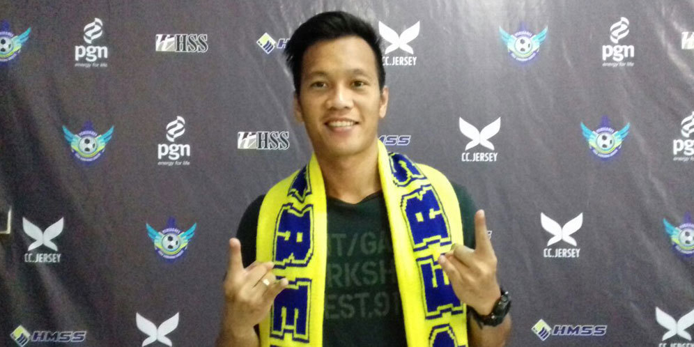 Pemain Ini Tak Sepakat Gresik United Datangkan Saviola Pemain Ini Tak Sepakat Gresik United Datangkan Saviola