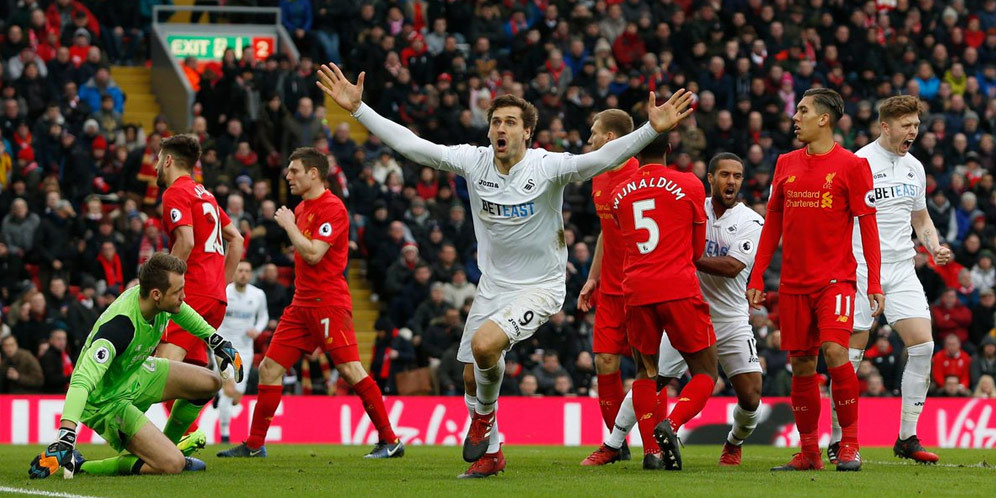 Henderson Tak Salahkan Lini Belakang Liverpool Atas Kekalahan Lawan Swansea