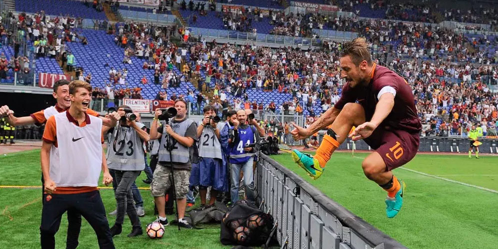 Nainggolan: Totti Adalah Federer Versi Sepakbola Nainggolan: Totti Adalah Federer Versi Sepakbola