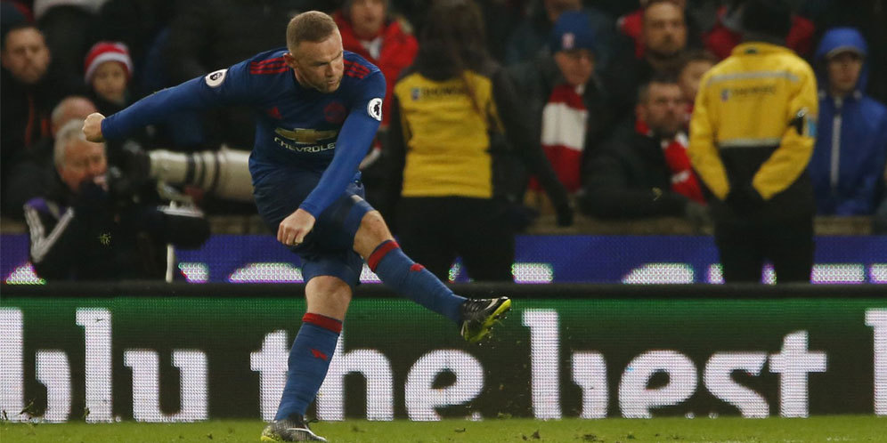 Neville Tak Yakin Rooney Akan Pindah dari MU
