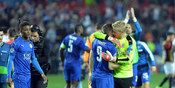 Berkat Schmeichel dan Vardy, Mimpi Leicester Belum Mati