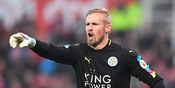 Jika Courtois Pergi, Chelsea Boyong Schmeichel Jika Courtois Pergi, Chelsea Boyong Schmeichel