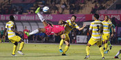 Eks Bomber Liverpool Cetak Gol Salto Gila di Thailand Eks Bomber Liverpool Cetak Gol Salto Gila di Thailand