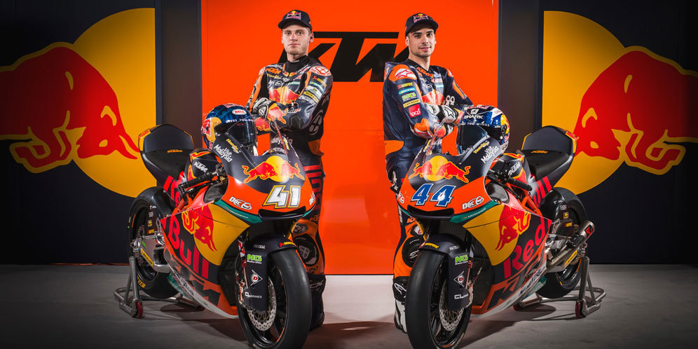 Duet Red Bull KTM Ajo Moto2, Brad Binder dan Miguel Oliveira. (c) AFP