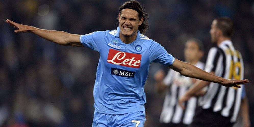 Flashback: Cavani & Hamsik Tumbangkan Juve di Final 2012 Flashback: Cavani & Hamsik Tumbangkan Juve di Final 2012