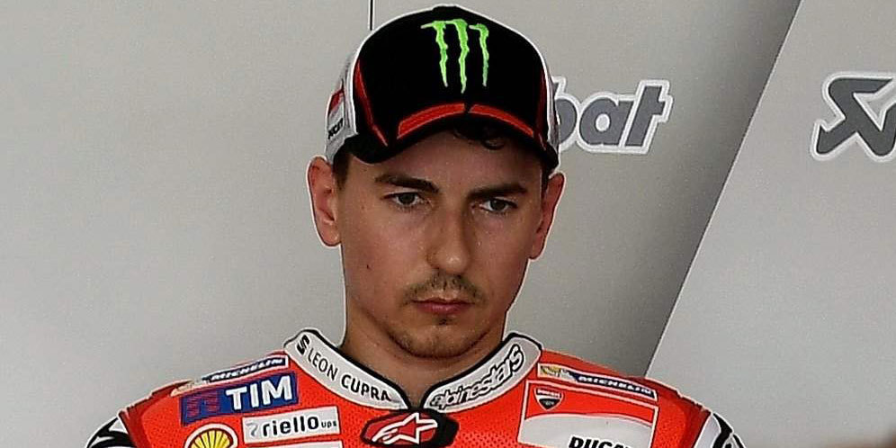 Carlos Checa: Jorge Lorenzo Pasti Bakal Kompetitif! Carlos Checa: Jorge Lorenzo Pasti Bakal Kompetitif!