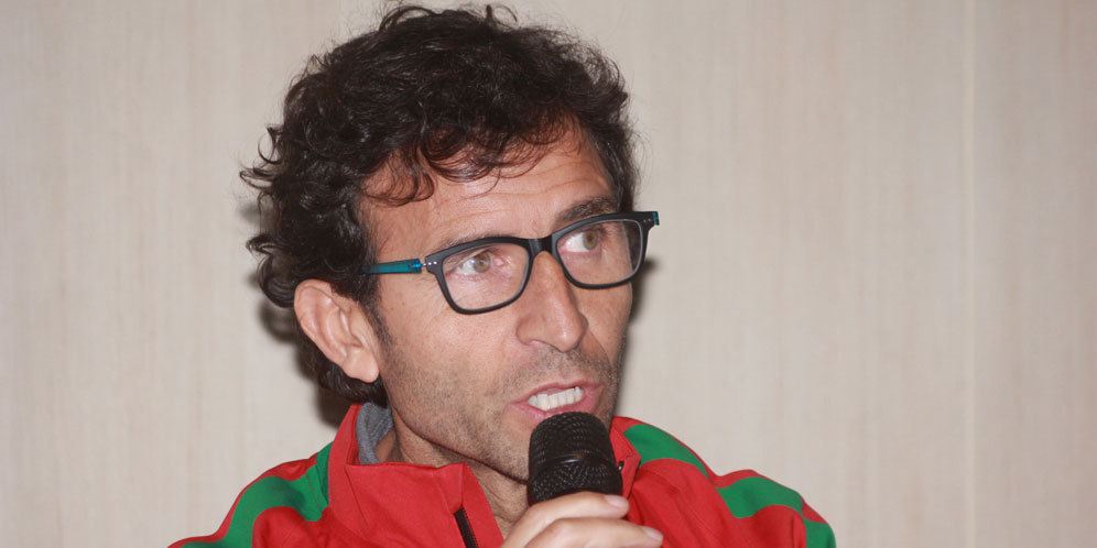 Luis Milla Pantau Pemain Meski Dalam Kondisi Jetlag Luis Milla Pantau Pemain Meski Dalam Kondisi Jetlag