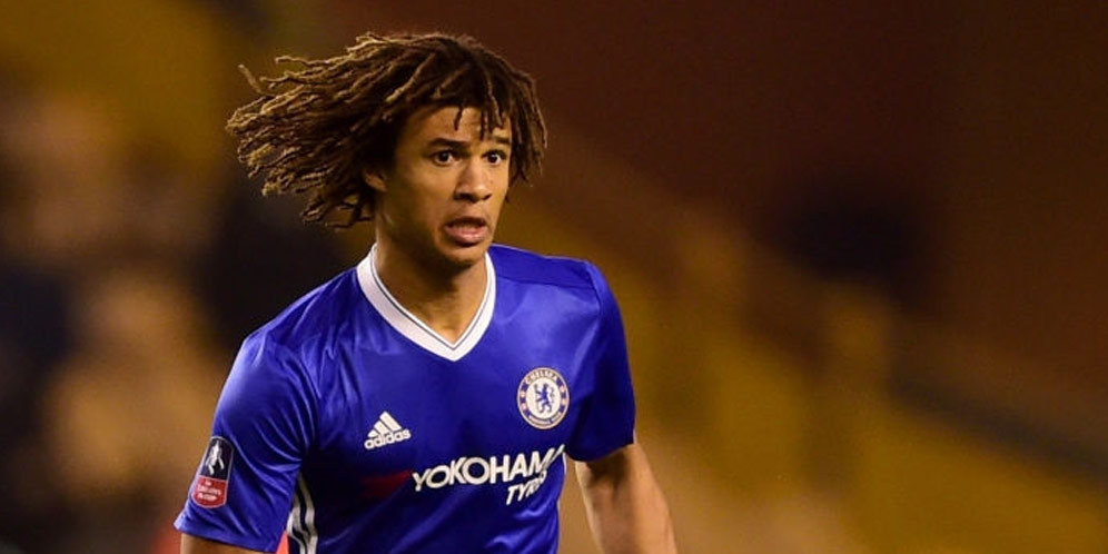 Conte Dukung Nathan Ake Sebagai Penerus Luiz Conte Dukung Nathan Ake Sebagai Penerus Luiz