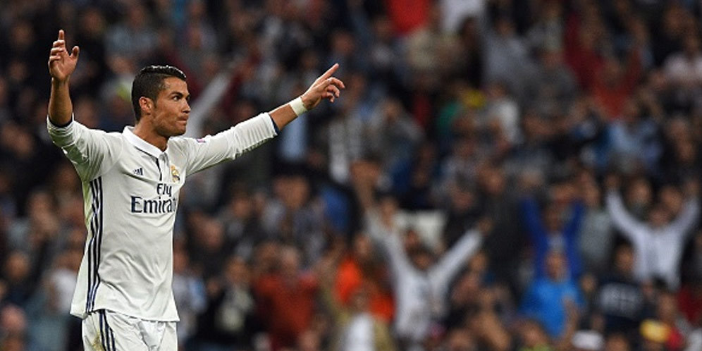 Pendapatan Ronaldo Nomor Satu, Messi Kedua