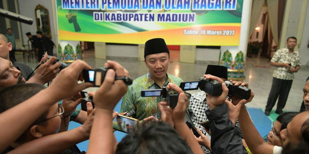 Menpora Prediksi Indonesia Menang Tipis atas Myanmar Menpora Prediksi Indonesia Menang Tipis atas Myanmar