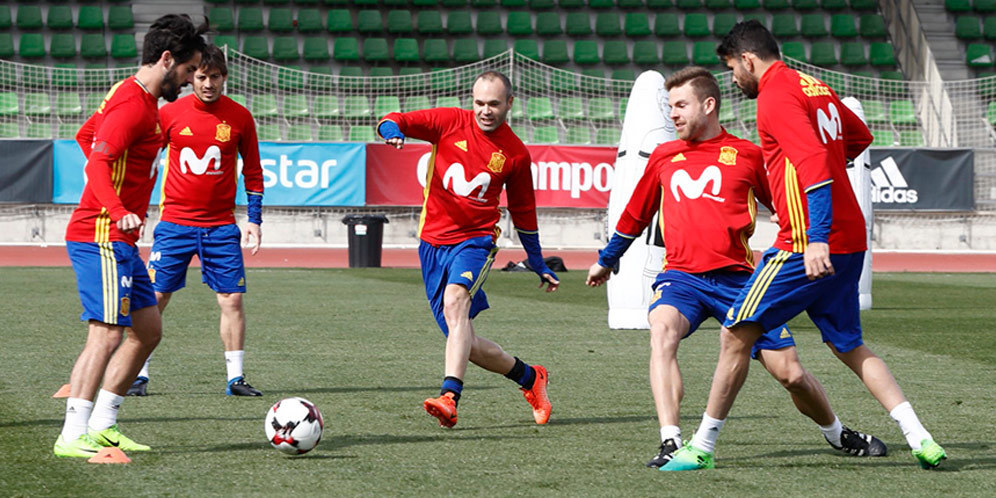 Lopetegui: Iniesta Masih Lapar Kemenangan Lopetegui: Iniesta Masih Lapar Kemenangan