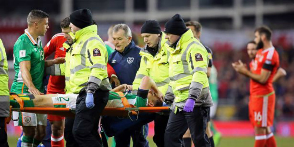 Video: Cedera Horor Seamus Coleman Video: Cedera Horor Seamus Coleman