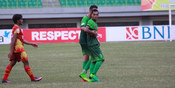 Abduh Lestaluhu Waspadai Gerbong Persipura di Kubu Persebaya Abduh Lestaluhu Waspadai Gerbong Persipura di Kubu Persebaya