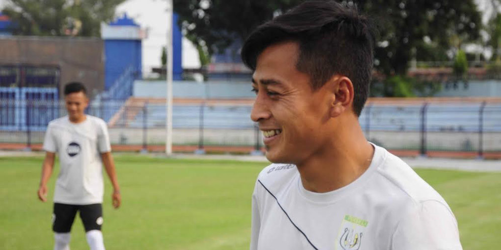 Samsul Arif Bertekad Bawa Persela ke Papan Atas Samsul Arif Bertekad Bawa Persela ke Papan Atas