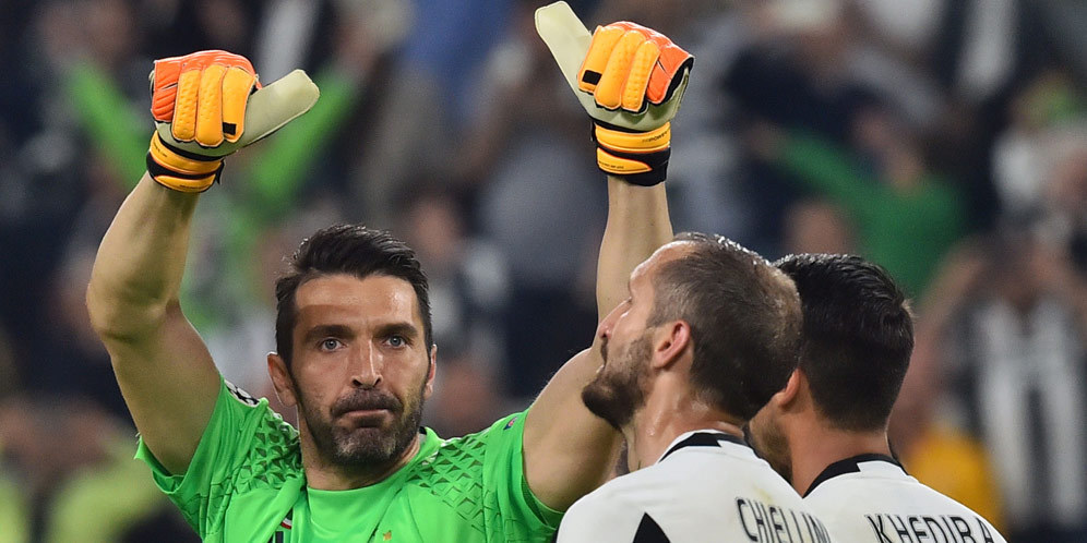 Buffon Bicara Kesuksesannya Gagalkan Peluang Emas Iniesta Buffon Bicara Kesuksesannya Gagalkan Peluang Emas Iniesta
