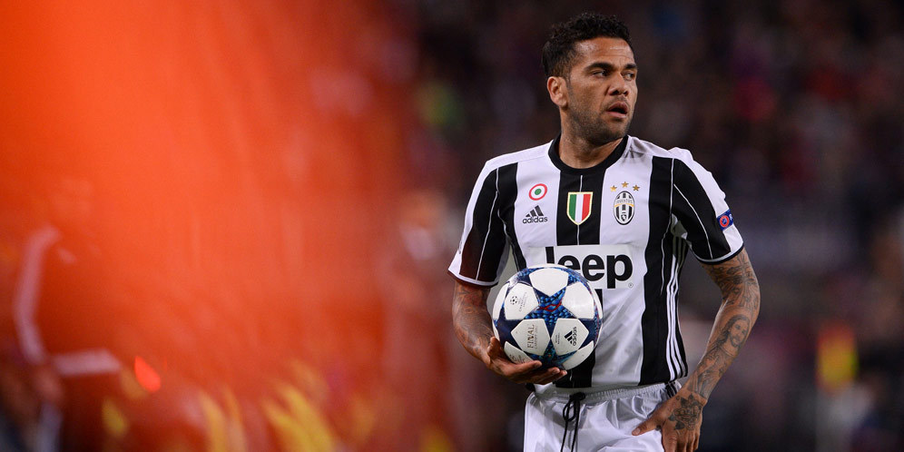Carlos Anggap Alves Bukan Bek Terbaik Brasil Carlos Anggap Alves Bukan Bek Terbaik Brasil