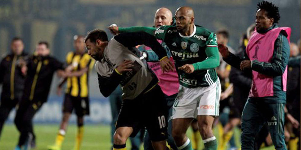 Felipe Melo Tinju Lawan di Laga Copa Libertadores Felipe Melo Tinju Lawan di Laga Copa Libertadores