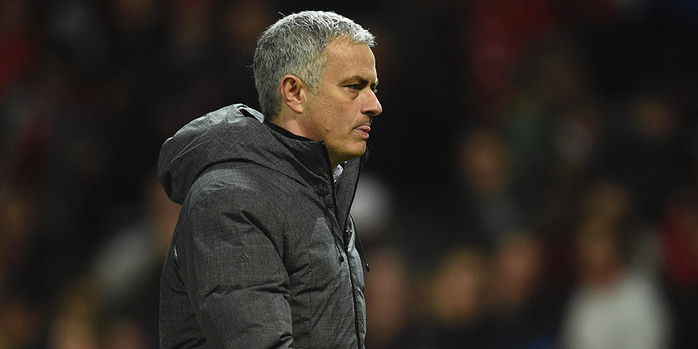 Mourinho: Aguero Pancing Kartu Merah Fellaini Mourinho: Aguero Pancing Kartu Merah Fellaini