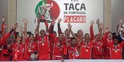 Video: Keren, Iron Man Bawa Bola Final Piala Portugal Video: Keren, Iron Man Bawa Bola Final Piala Portugal