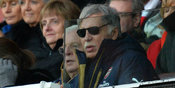 Stan Kroenke Tidak Akan Jual Saham Arsenal Miliknya Stan Kroenke Tidak Akan Jual Saham Arsenal Miliknya