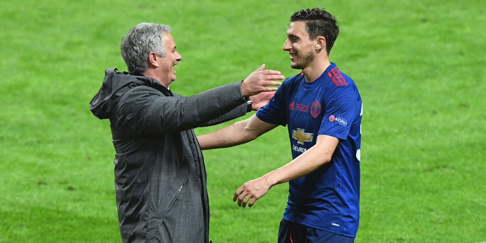 Darmian Tak Boleh Main, Ventura Sebut Manajemen MU Aneh