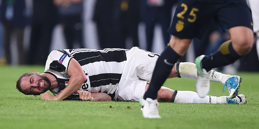 Video: Kamil Glik Injak Higuain, Laga Juve-Monaco Jadi Panas Video: Kamil Glik Injak Higuain, Laga Juve-Monaco Jadi Panas
