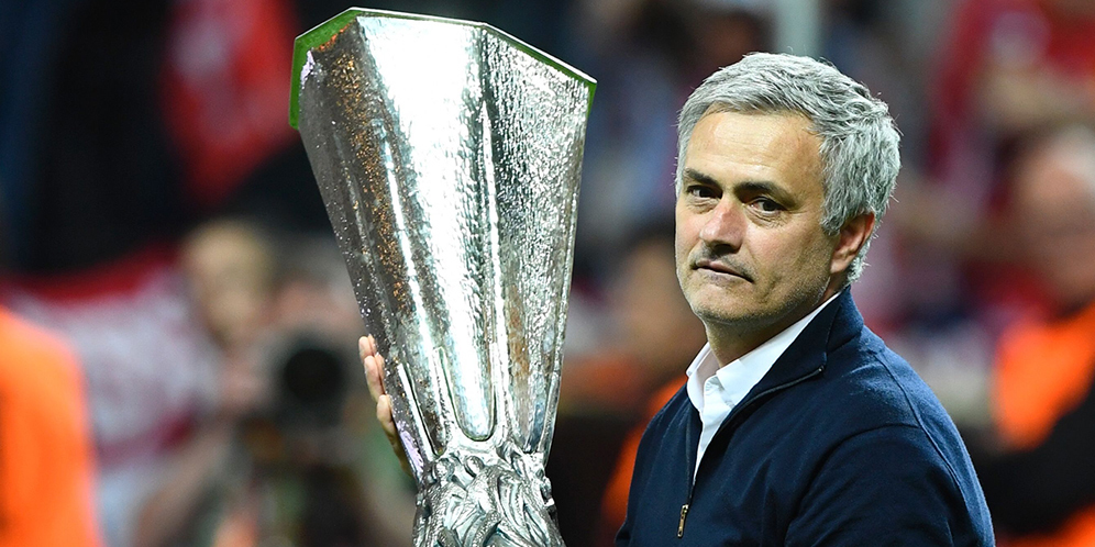 Mourinho: Lebih Baik Juara Liga Europa Ketimbang Empat Besar EPL Mourinho: Lebih Baik Juara Liga Europa Ketimbang Empat Besar EPL