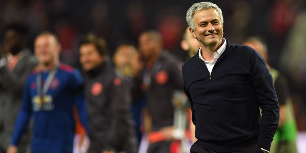 Mourinho Dinginkan Rumor Silva ke MU Mourinho Dinginkan Rumor Silva ke MU
