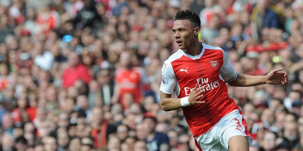 Gibbs Tak Masalah Main di Sistem Tiga Bek Arsenal Gibbs Tak Masalah Main di Sistem Tiga Bek Arsenal