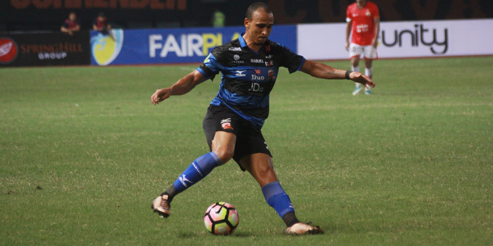 Arema FC Tak Risau Reputasi Odemwingie Arema FC Tak Risau Reputasi Odemwingie
