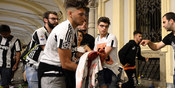 Kepanikan di Turin Akibat 'Ledakan' Saat Final UCL Kepanikan di Turin Akibat 'Ledakan' Saat Final UCL