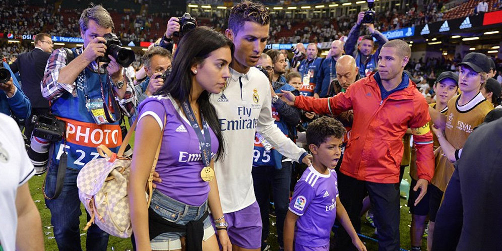 Ronaldo Jr Cetak Gol Indah Saat Perayaan Liga Champions Ronaldo Jr Cetak Gol Indah Saat Perayaan Liga Champions