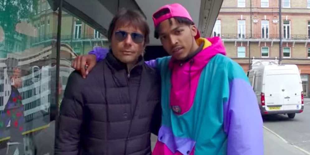 Tampilan Modis Conte di Video Klip Rapper Inggris Tampilan Modis Conte di Video Klip Rapper Inggris