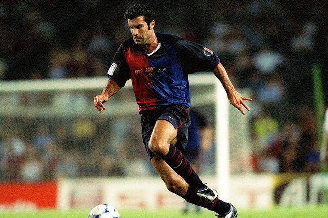 Mengapa Luis Figo Menjadi Musuh Abadi Barcelona? Mengapa Luis Figo Menjadi Musuh Abadi Barcelona?