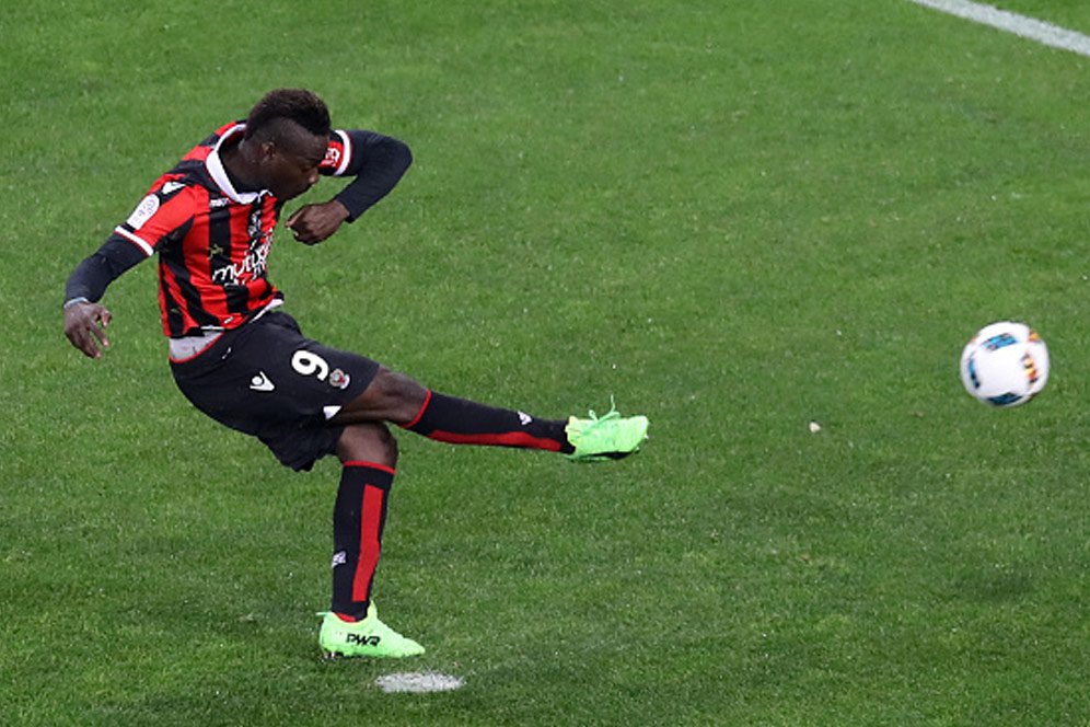 Balotelli Ditawarkan ke Inter dan Milan? Balotelli Ditawarkan ke Inter dan Milan?