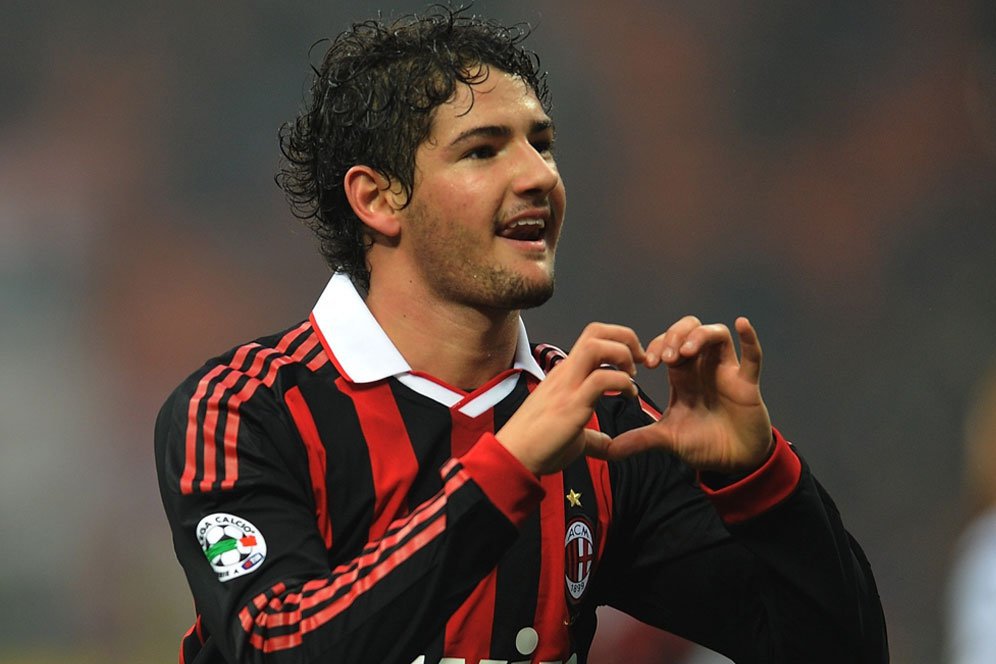 Persib Akan Datangkan 1 Penyerang Asing Lagi untuk Liga 1 Musim Depan, Benarkah Alexandre Pato? Persib Akan Datangkan 1 Penyerang Asing Lagi untuk Liga 1 Musim Depan, Benarkah Alexandre Pato?
