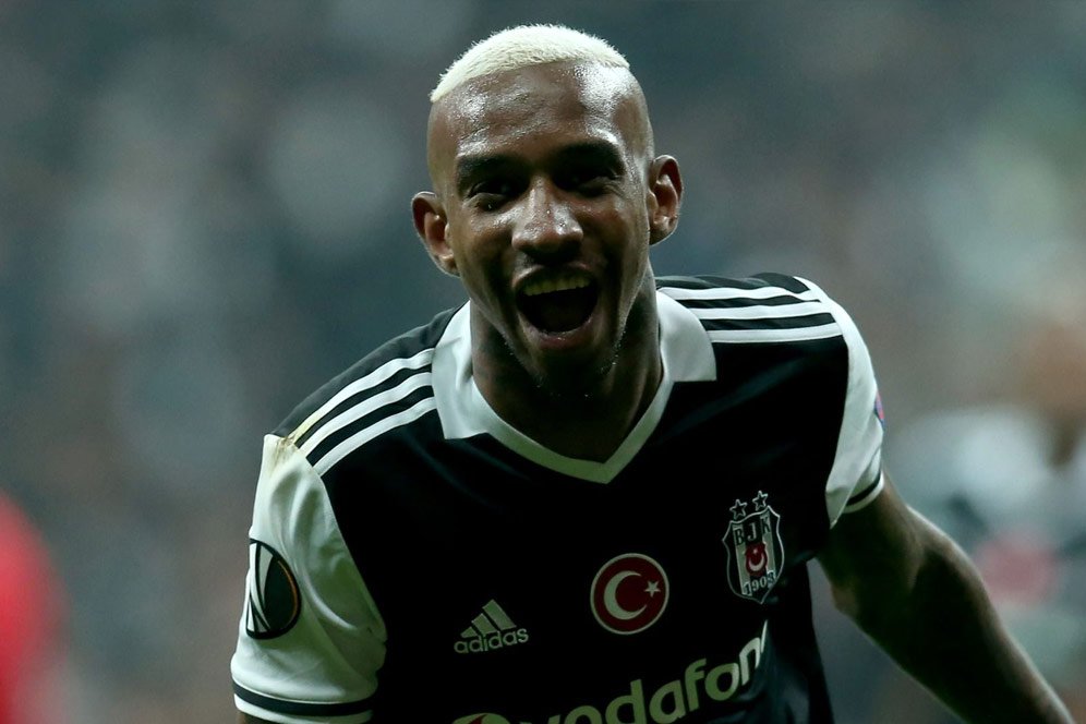 MU Siapkan 40 Juta Euro untuk Boyong Bomber Besiktas MU Siapkan 40 Juta Euro untuk Boyong Bomber Besiktas