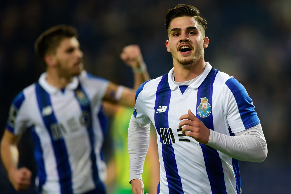 Andre Silva Terpantau Sudah Berada di Milan Andre Silva Terpantau Sudah Berada di Milan