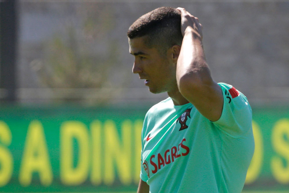 Madrid Pasang Harga Fantastis untuk Ronaldo Madrid Pasang Harga Fantastis untuk Ronaldo